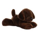 Lil Lucky, az élethű, fekvő, plüss sötétbarna labrador kutya kölyök, 20 cm (Aurora, Mini Flopsies)