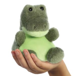 Scales, a tenyérnyi ülő plüss krokodil bébi, 13 cm (Aurora, Palm Pals)