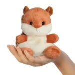 Nibbles, a tenyérnyi ülő plüss mókus bébi, 13 cm (Aurora, Palm Pals)